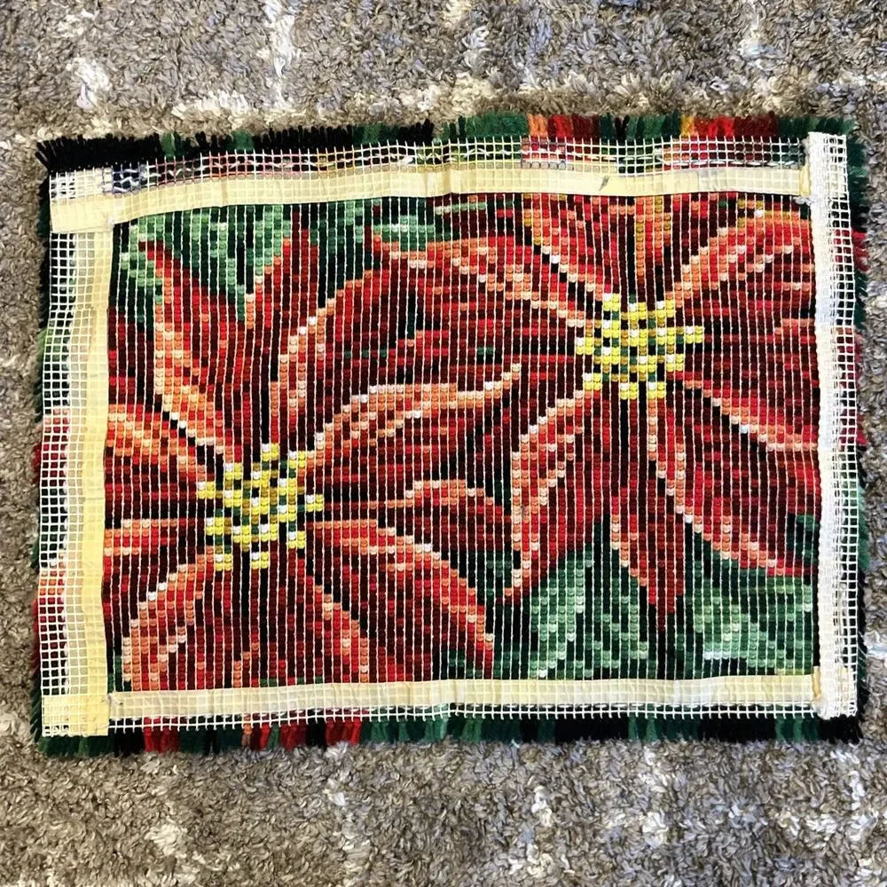 Large Vintage Poinsettia Latch Hook Rug Wall Hanging Christmas Decor 28